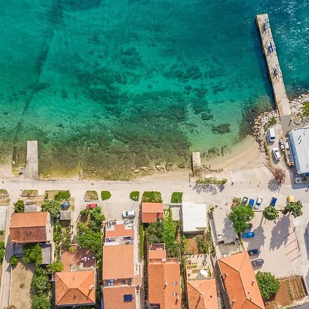 Little House By The Sea *