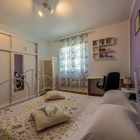 Little House By The Sea Holiday home Preko